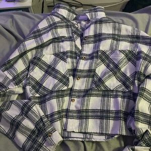 grey and white plaid cropped flannel